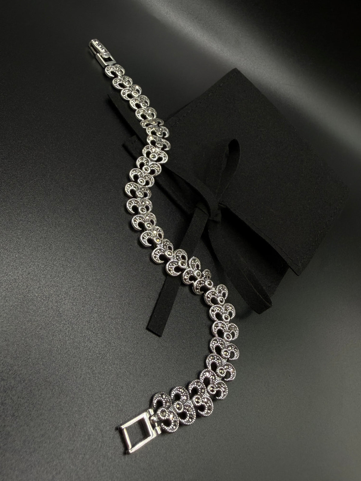 Elegant 925 Sterling Silver Women’s Bracelet – Vintage-Inspired Design
