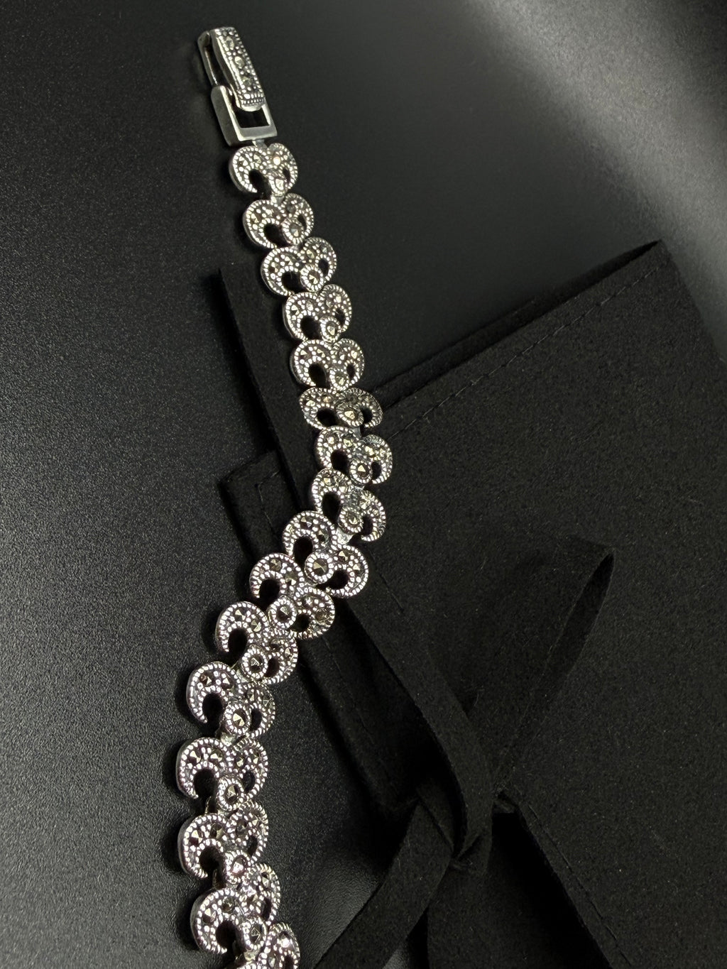 Elegant 925 Sterling Silver Women’s Bracelet – Vintage-Inspired Design