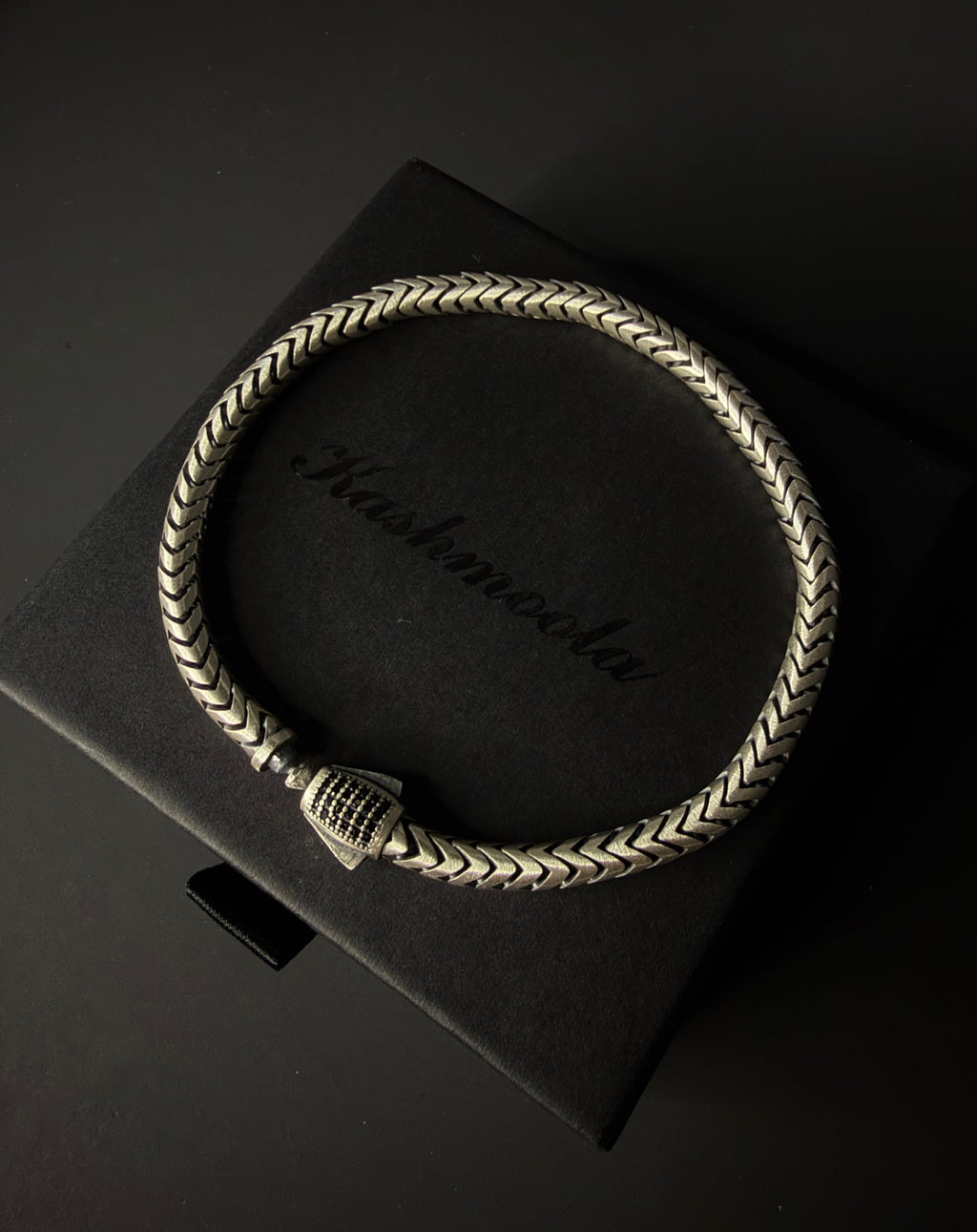 925 Sterling Silver Woven Link Bracelet with Black Stone Accents – 23 cm