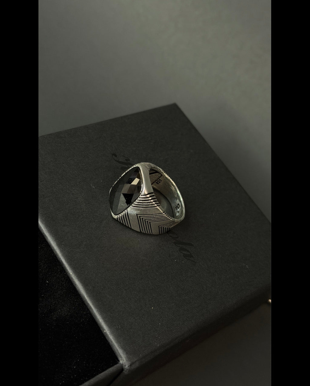 925 Sterling Silver Men's Ring with Black Stone – Contemporary Classic Statement Ring | Size 10