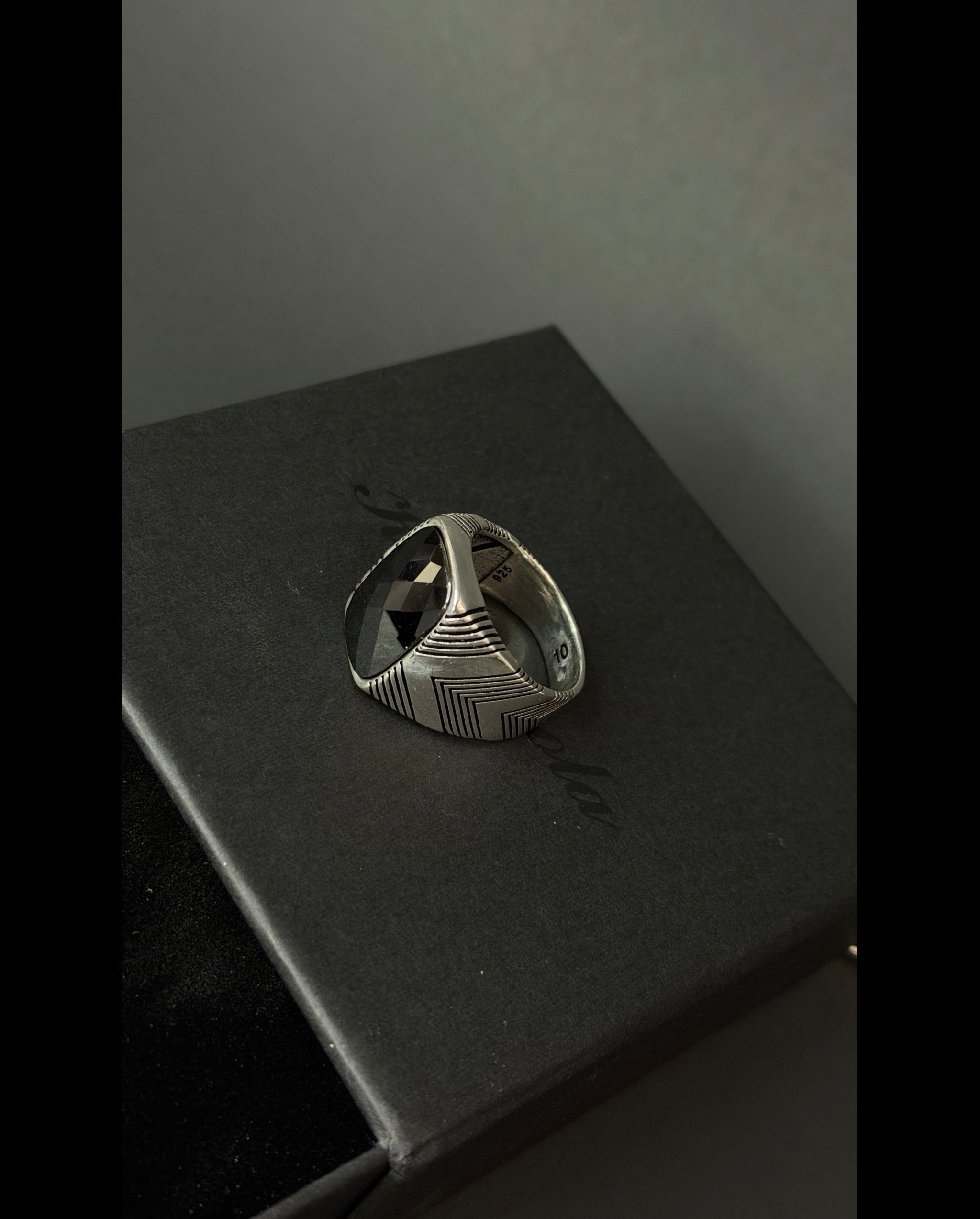 925 Sterling Silver Men's Ring with Black Stone – Contemporary Classic Statement Ring | Size 10
